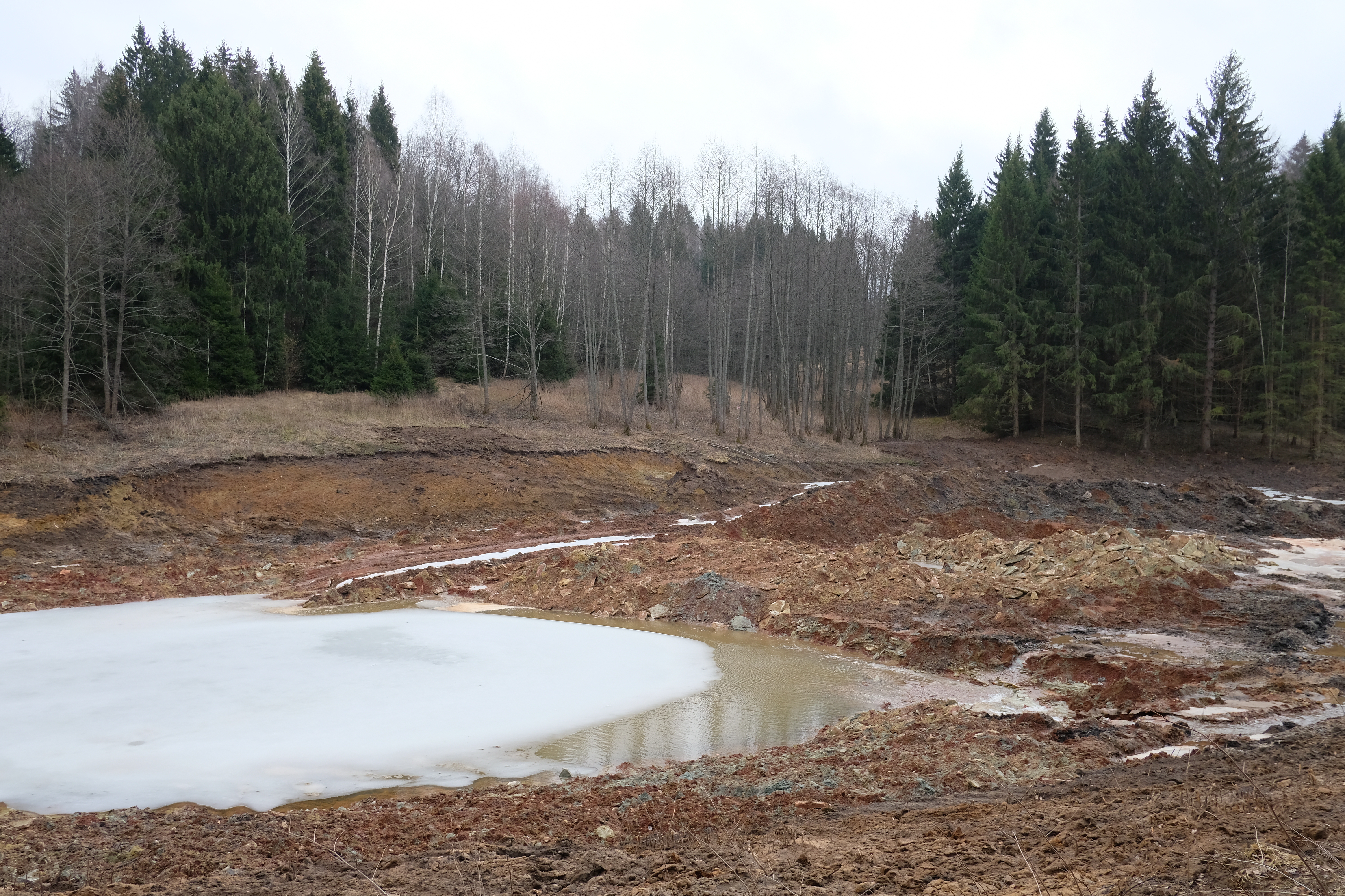 Активно ведутся строительные работы по созданию озера в КП «Венский Лес»
